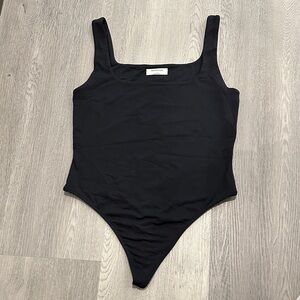 NWOT Aritzia Babaton Bodysuit